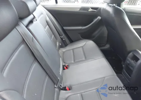 2013 Volkswagen Jetta 2.0L Tdi z USA, uszkodzony, nr VIN 3VWLL7AJ2DM372735